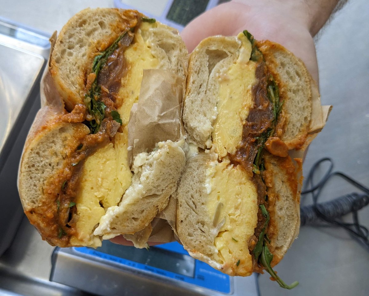 BreadHive tweet media