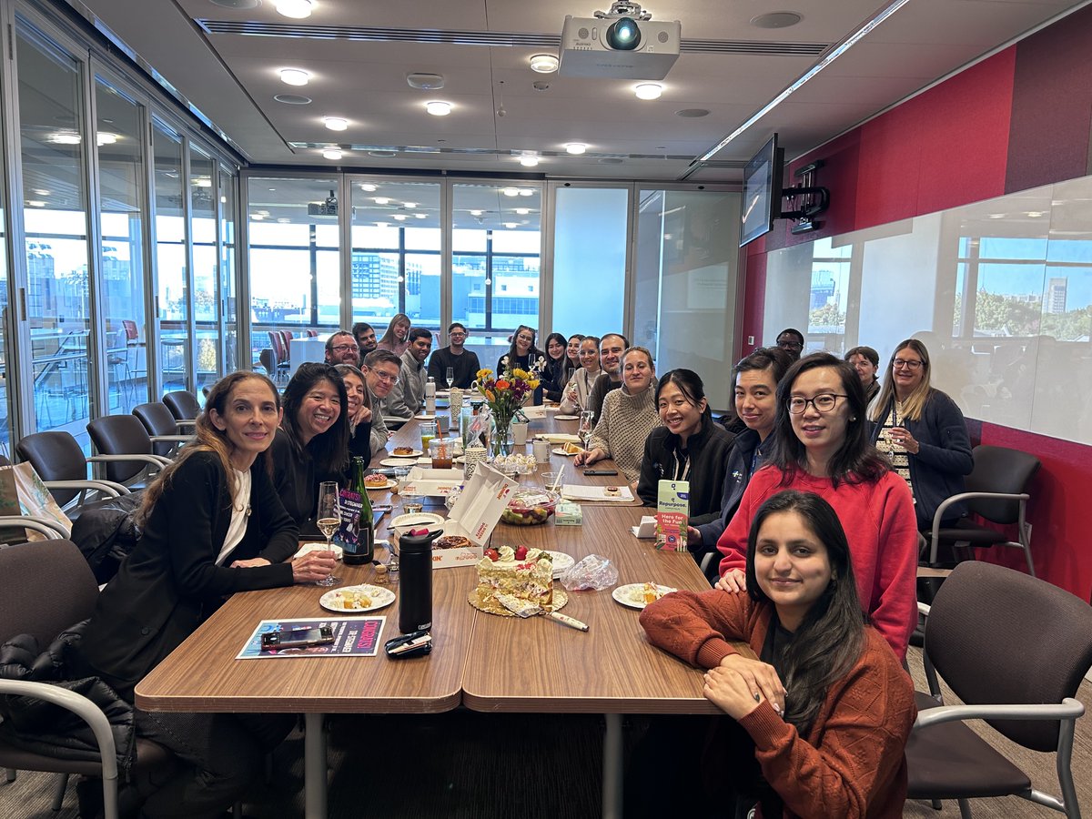 Celebrating Kim's appointment to the National Cancer Advisory Board by the POTUS! Congrats to our fearless leader! 

Press release from the white house: whitehouse.gov/briefing-room/…