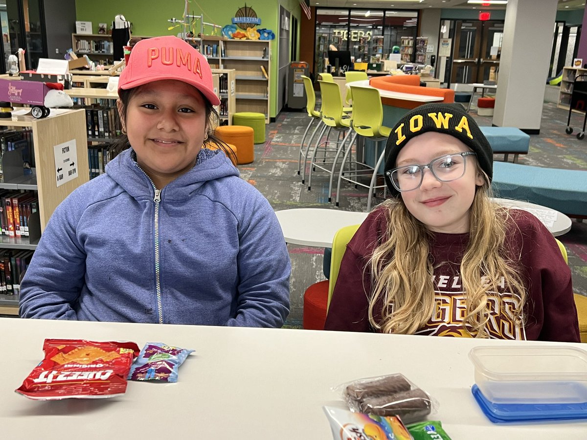 Rachel A Newcomb tweet media