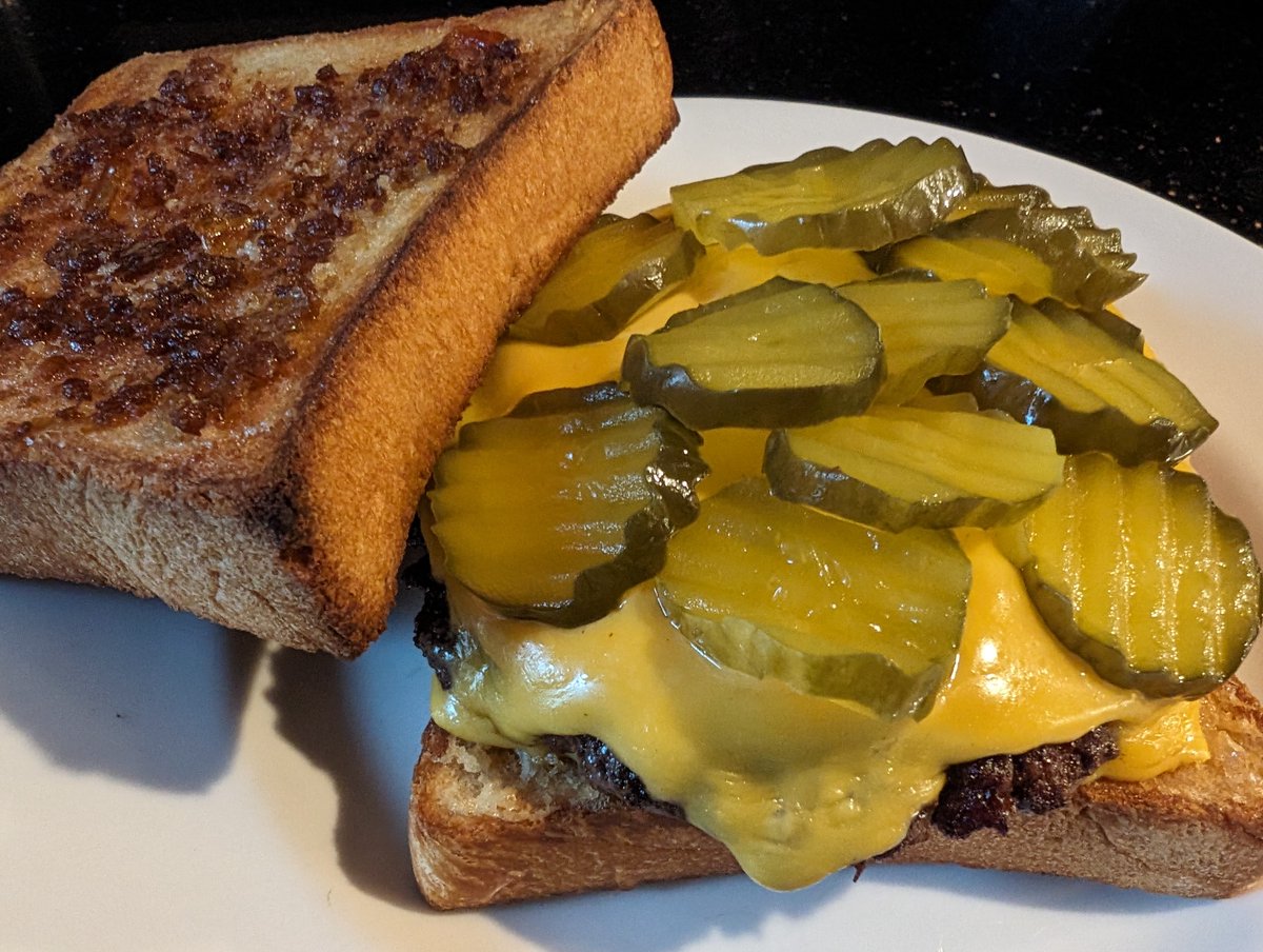 KitchenCollider's tweet photo. 🍔 Old school Patty Melts are my favorite burgers rn. The classic uses rye bread &amp; caramelied onions but I'm on Taiwan toast bread &amp; shallot sauce instead

No pickles on the OG either ⁉️ but that's fixable

#pattymelt #burger #hamburger #cheeseburger https://t.co/tX0YGbzR6a