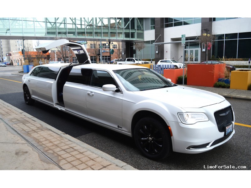 LimoForSale_com's tweet photo. 2015, Chrysler 300-L, Sedan Stretch Limo, Specialty Conversions:  

 Year OEM Built:
 
 2015 

 Make &amp; Model:
 
 Chrysler 300-L 

 Price:
 
 $38,750 

 Body Style:
 
 Sedan Stretch Limo 

 Coach Builder:
 
 Specialty Conversions 

… https://t.co/ZHu9kieVZN https://t.co/n6JggN0nEU