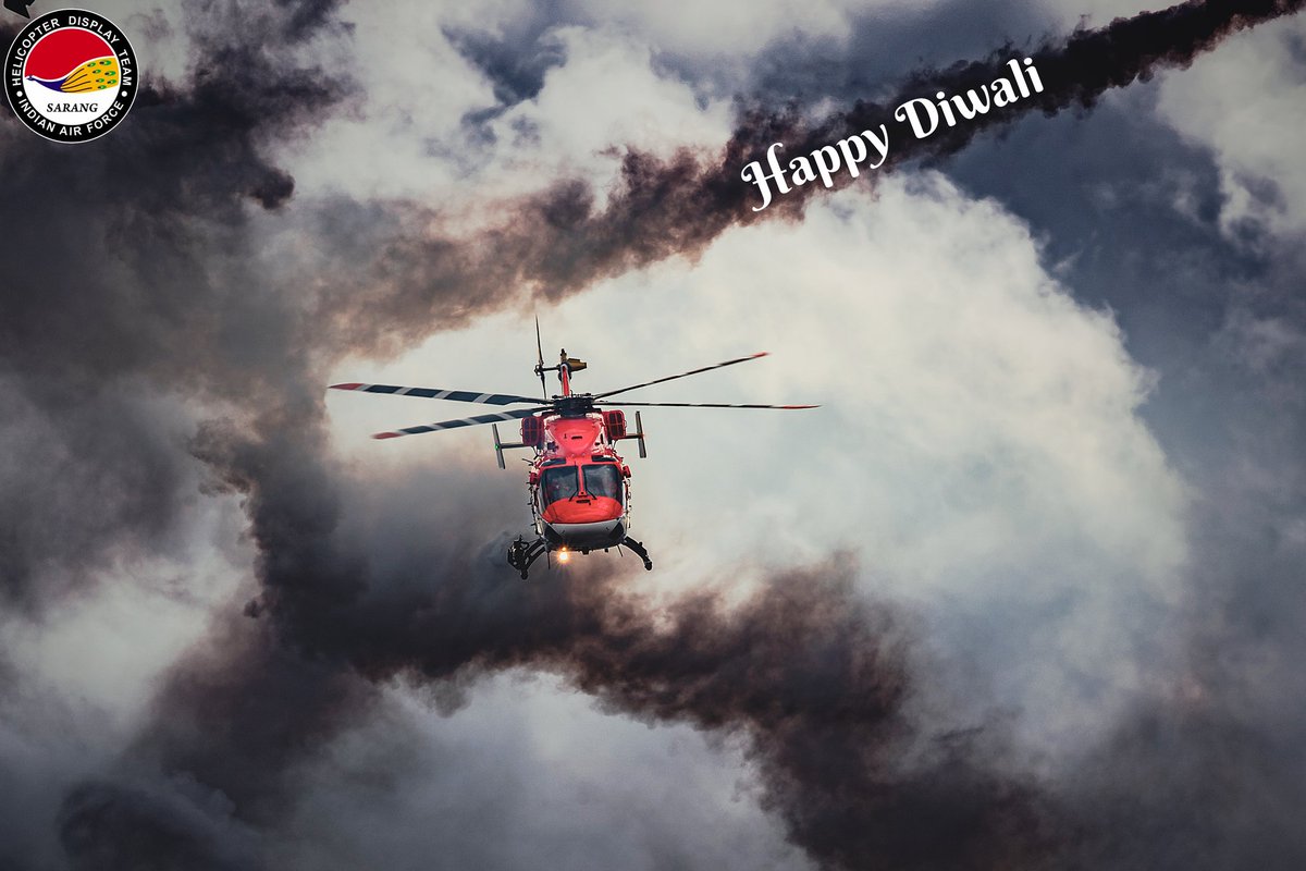sarang_iaf's tweet image. Sarang Team wishes all Indians a joyous Diwali filled with light, love, and happiness! May this festival bring peace and prosperity to all. 🪔✨ #HappyDiwali #saranghelicopterdisplayteam #saranghelicopters #sarang #indianairforce #DiwaliCelebration #FestivalOfLights