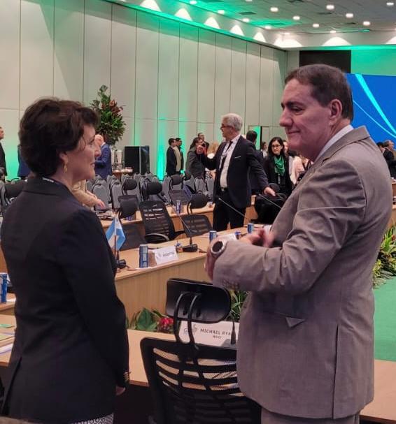 En un encuentro con <a href="/ximenaguilera/">Ximena Aguilera</a>, Ministra de Salud de Chile 🇨🇱, hablamos sobre los avances del proyecto de universalización de la atención primaria y teletriaje de pacientes, desarrollado por el <a href="/ministeriosalud/">Ministerio de Salud</a> en cooperación con la OPS. 

#G20
#G20Brazil