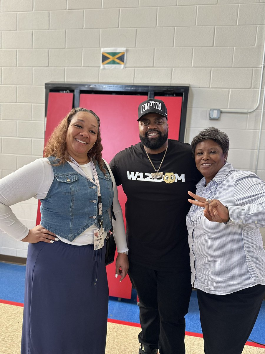 The Revolutionary Principal tweet media