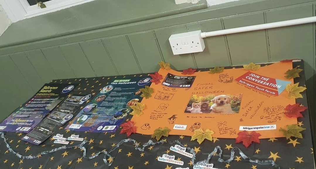 BalbrigganIF's tweet photo. Fun times at our @BalbrigganIF Balbriggan Youth Forum craft evening for children &amp; young people in the Women's Shed at @CairdeB. #FingalSaferHalloween https://t.co/7N6jmHlygM