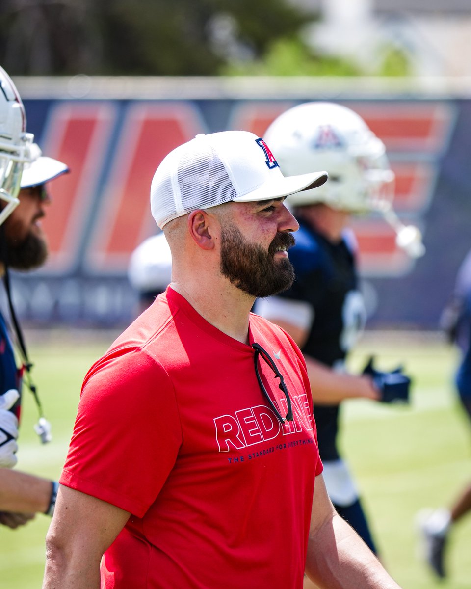 ArizonaFBall's tweet photo. 𝐇𝐚𝐩𝐩𝐲 𝐁𝐢𝐫𝐭𝐡𝐝𝐚𝐲 @Fletcher_UofA! 🎉🎂🎈 https://t.co/0NnzIl0hbP