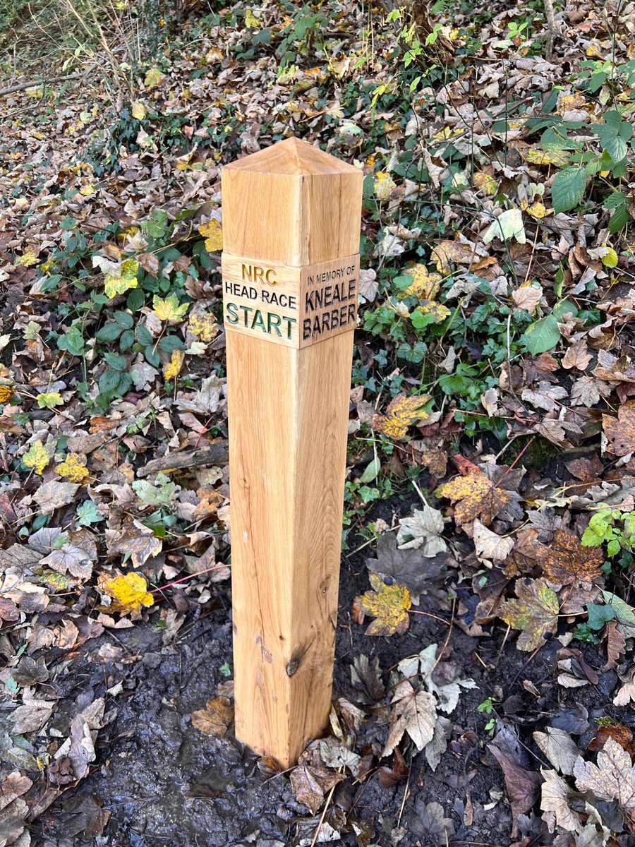 In memory of our late Life Member Kneale Barber the club has installed an oak starting post for its Head races.  Kneale was the official starter for many years. It will be used for our Autumn Head on the 10th Nov💚💛 <a href="/NorthWestRowing/">North West Rowing 🍊🚣‍♀️</a> <a href="/BritishRowing/">British Rowing</a> @ActiveCheshire