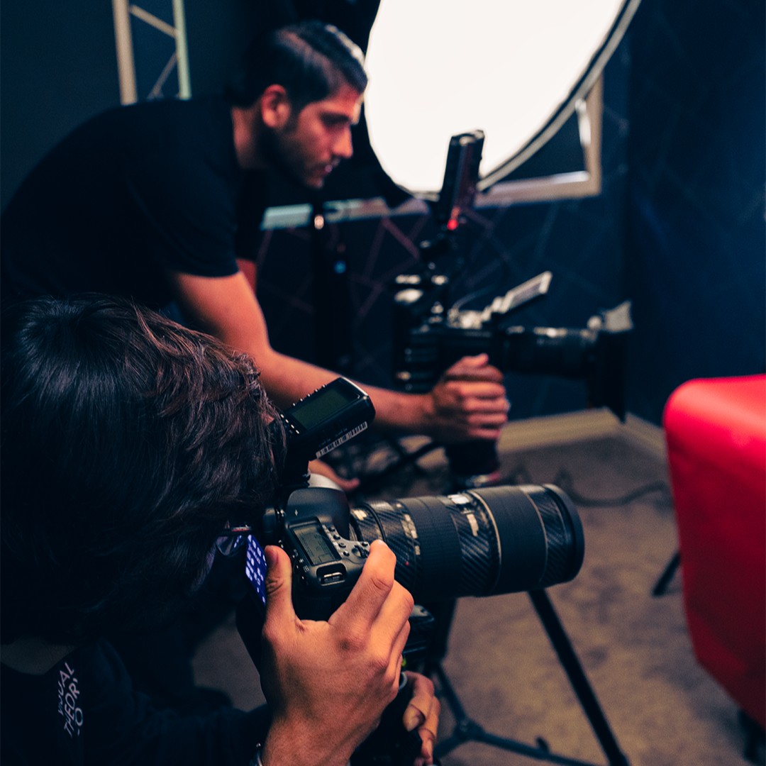 VisualTheoryCo's tweet photo. Camera set!! Ready to go 🎬

#BehindTheScenes #CrewLife #Videography #Photography #Videography https://t.co/9eQj3MPoDV