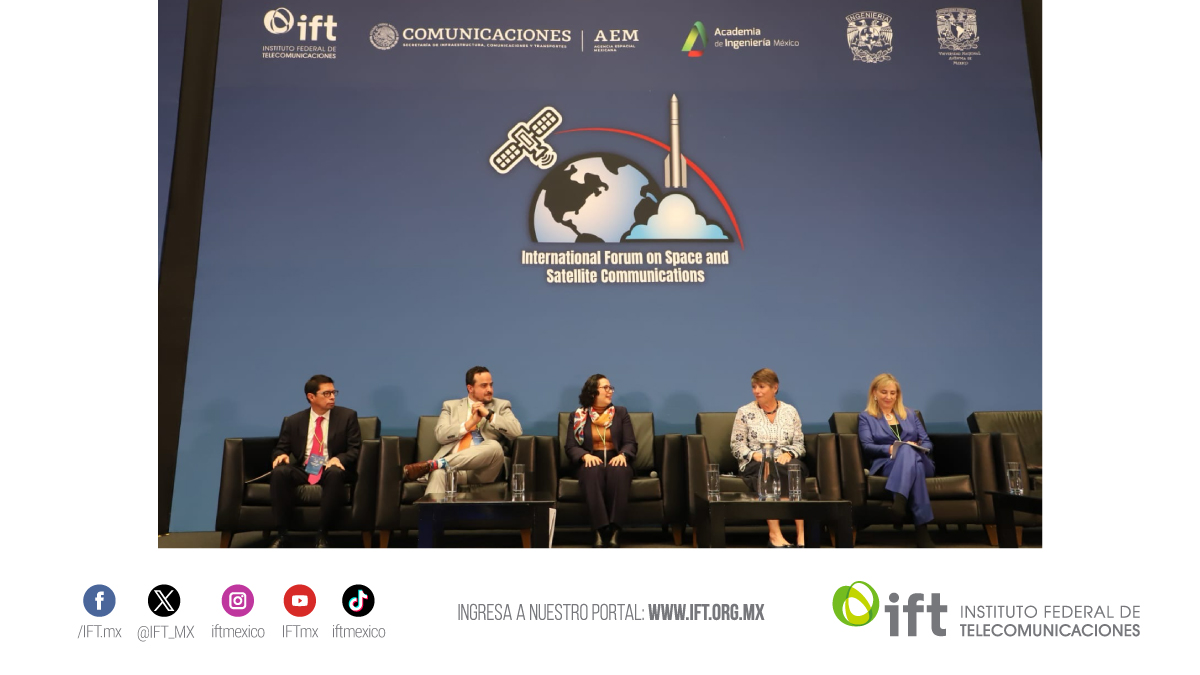 IFT_MX's tweet photo. En el #QuintoPanel del "Foro Internacional sobre el Espacio y Comunicación vía Satélite🛰️", especialistas en el tema analizan la siguiente cuestión: "¿Las comunicaciones satelitales están realmente avanzando en su misión de cerrar la #BrechaDigital? Retos y oportunidades".

En la conversación participan: la Directora General de Política de Telecomunicaciones y de Radiodifusión de la @SICTmx , @catyovando; Sergio Márquez, Director de Asuntos Regulatorios, de @EchoStar; Catherine Hinckley, Directora de #Acceso a Mercados en las Américas de @Telesat, y Mindel de la Torre, Jefa de Asuntos Regulatorios Globales de @SkyloTech.

La charla es moderada por el Comisionado @sdiazg, señala que la #BechaDigital es una realidad que separa a millones de personas de las oportunidades que ofrece el mundo interconectado. Esta división no sólo es tecnológica. Es una barrera para el desarrollo económico, educativo y social.