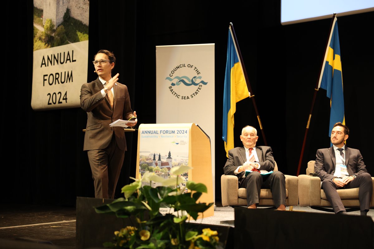 CBSSsecretariat's tweet photo. How do we define resilience? 🤔 What are its essential components, and how can we create resilient societies? 🌍 These questions guided our recent discussion with experts from the region and Ukraine during the #EUSBSRforum2024 panel session, "Recipes for Resilience – Communities, Culture, and Comprehensive Security".

"Resilience is the ability to meet, endure and bounce back better than before. Resilience begins at home, the local, the regional community. But we are not home alone, we are interconnected with our neigbours. To build societal resilience, we have to work togeter," emphasised Bengt Sundelius, Strategic Advisor to the Director General of the Swedish Civil Contingencies Agency, during his speech on resilience. 💪🏡

A big thank you to all the amazing panelists for such an important and productive discussion! 🙏✨

#CBSS #BSRCulturalPearls #SocialResilience #CulturalResilience #Resilience #EUSBSR