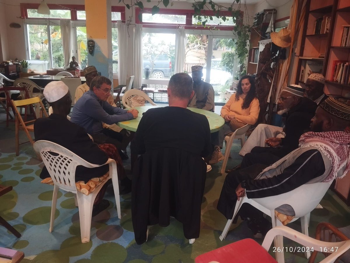 🌍 Ens hem reunit amb l’associació Baja Kunda Solidaria de Premià de Mar per parlar de #projectes centrats en el dret a la salut! 🏥

🌿 Ens enfoquem també en el medi ambient, un àmbit en què el país és referent. Enfortim capacitats i unim objectius per un futur més sostenible!