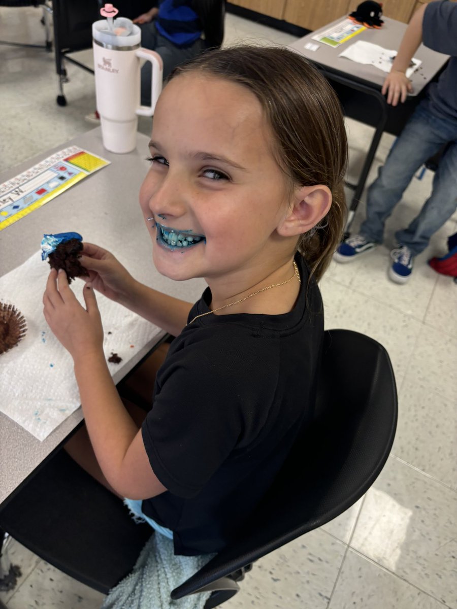 Mrs. Edwards tweet media