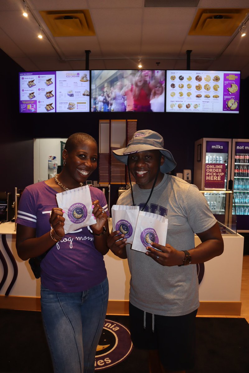 Had to treat my lovely parents for coming to visit me and take me to dinner🫶🏾

Can never go wrong with Insomnia Cookies when it comes to a late night treat after TCU football!!! #InsomniaAthlete #Sponsored