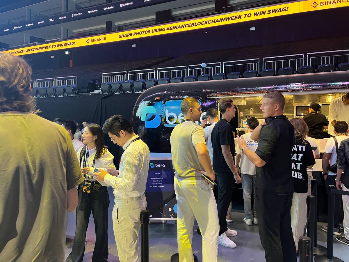 BellaProtocol's tweet image. 🚚✨ What&apos;s poppin&apos; at #BinanceBlockchainWeek? It&apos;s the @BellaProtocol Food Truck! 🌟💙

Day 1 vibes are lit at #Bella&apos;s spot! 🔥 Crush our fitness challenge tomorrow for a chance to score a rad AI wellness ring from @CudisWellness! 💪💍

🎥 Scope out today’s fitness heroes…