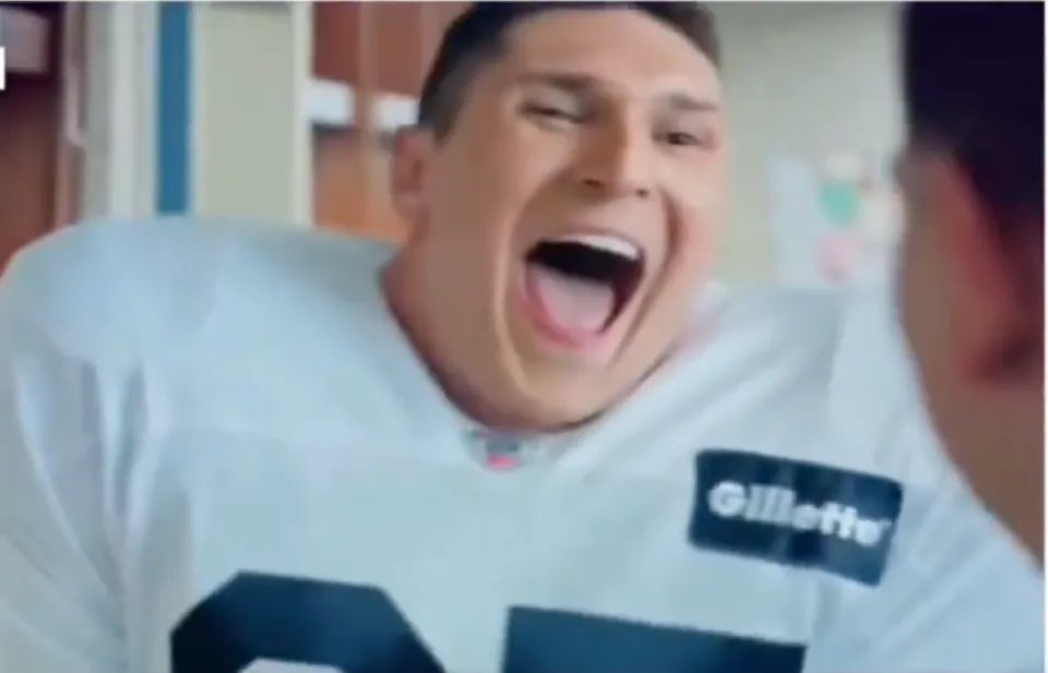 TheFOTP's tweet photo. When Gronk realizes he knows this guy… #yankeefans https://t.co/TdUM9wIxGP