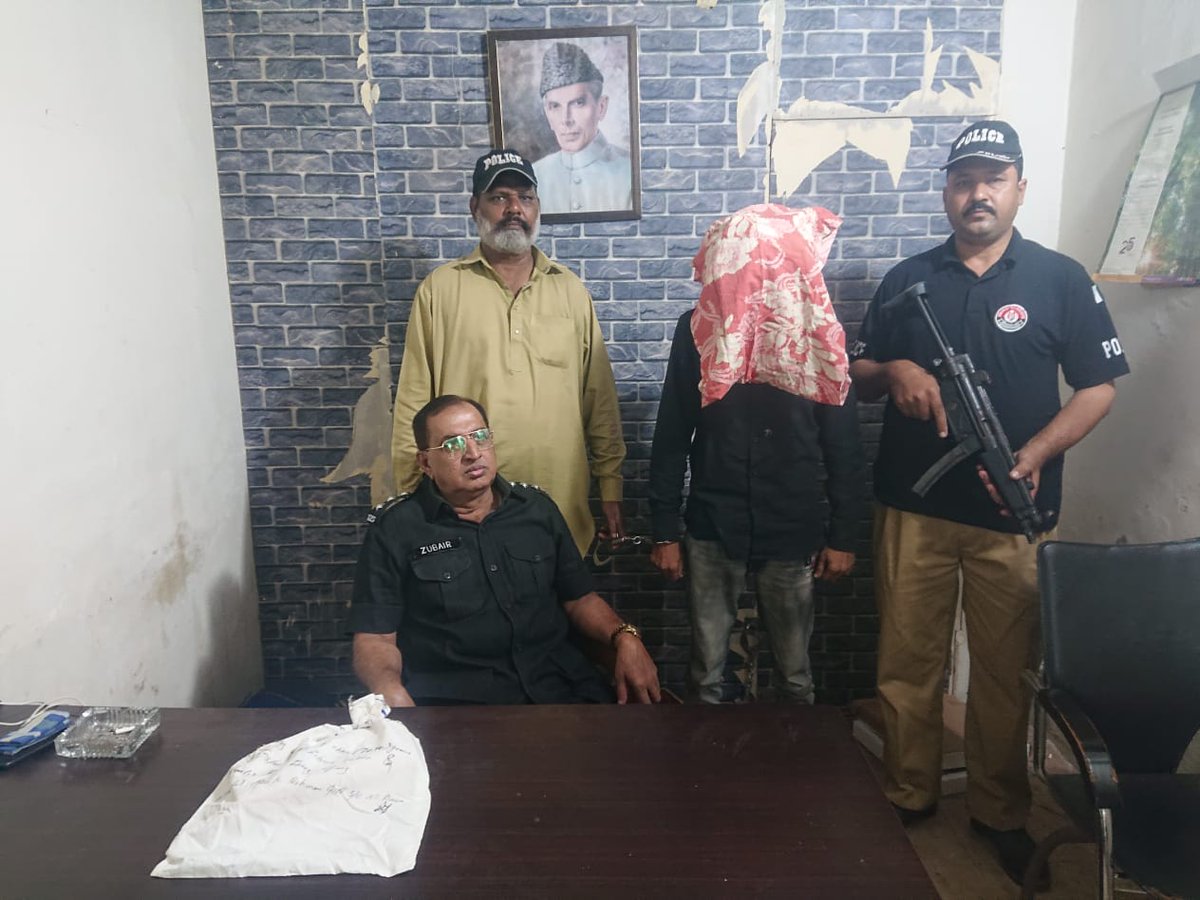 AarijMemon's tweet image. ایکسائز اینڈ نارکوٹکس کنٹرول ملیر کی ملزم رحمت جان اور نذیر جان سے دوران تفتیش حاصل معلومات پر کاروائی، بدنام زمانہ منشیات فروش سید محمد عمران گرفتار، ملزم کا ساتھی عدنان احمد فرار
 ملزم کے قبضے سے اعلی کوالٹی کی 2040 گرام چرس برآمد، مقدمہ درج کر لیا گیا

#NarcoticsCrackdown