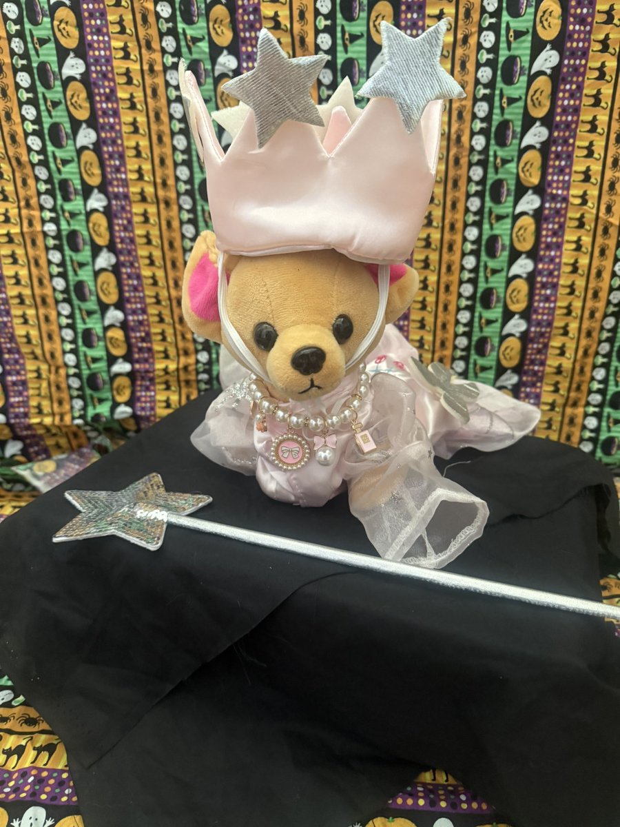 Mini_Tink_'s tweet image. 👻🎃Happy Halloween🎃👻 I am officially Glinda the Good Witch this year

#minitink #dogsoftwitter #plushiesoftwitter #tatertotsquad