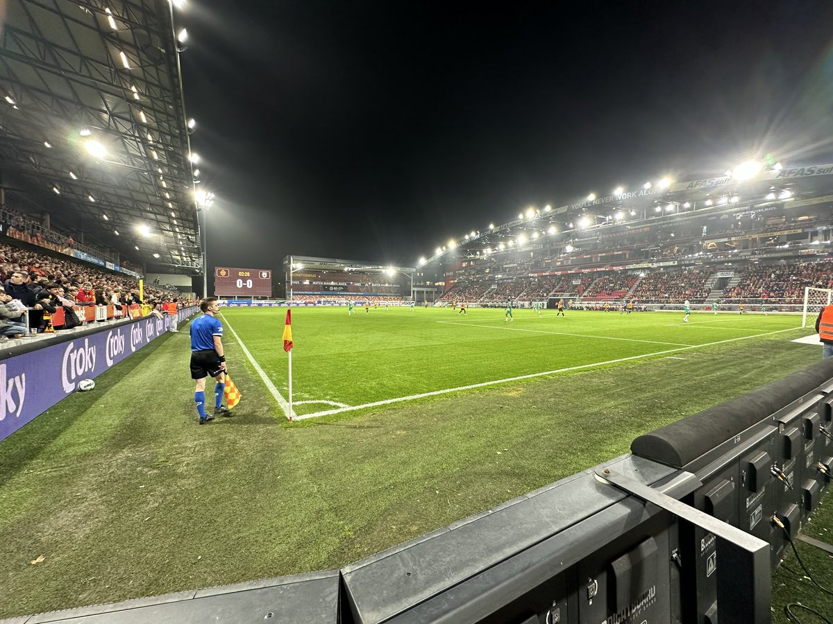 BartNoeth's tweet photo. Mooi nieuw (en groot) scorebord #kvmral https://t.co/etgwX4DmZi