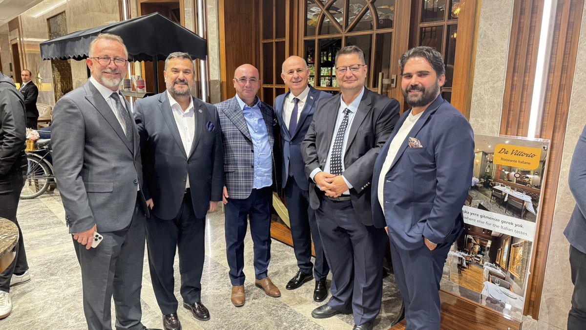 ferdunsen's tweet photo. Türkiye Belediyeler Birliği Başkanı ve İstanbul B.B.B. Sn. Ekrem İmamoğlu’nu sanayimizin temsilcileriyle buluşturduk. Birlikte daha iyi bir gelecek için umut ve enerji dolu bir toplantı gerçekleştirdik.

“Gelecek, birlikte ürettiğimiz değerlerle daha parlak olacak.” https://t.co/rcYVbHsPE9