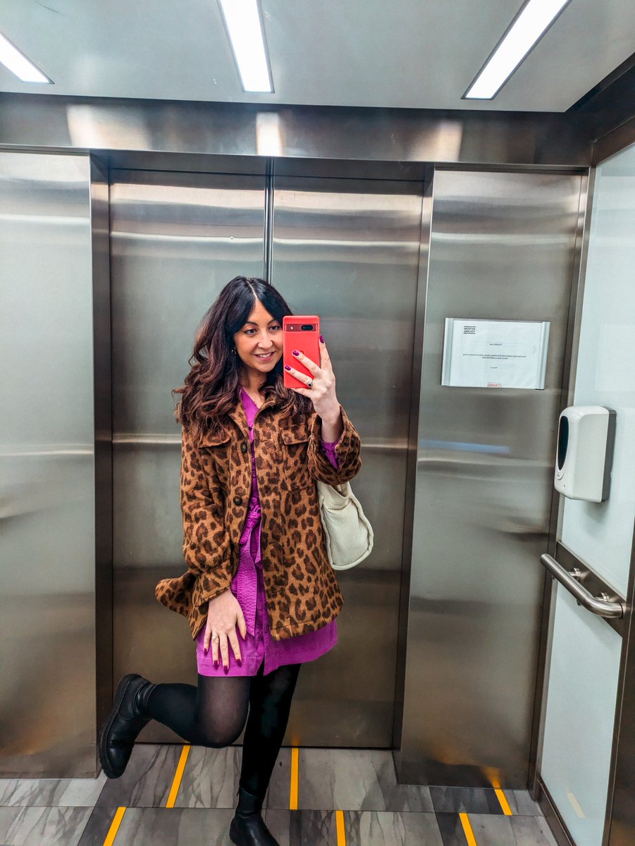 Hi everyone ❤ My October newsletter is due out tomorrow. You can sign up at:
packthesuitcases.ck.page/feeaa97b57
My monthly newsletters are full of travel tips, book recommendations, outfit ideas and general natter. So if you like that kind of thing, get onto it!