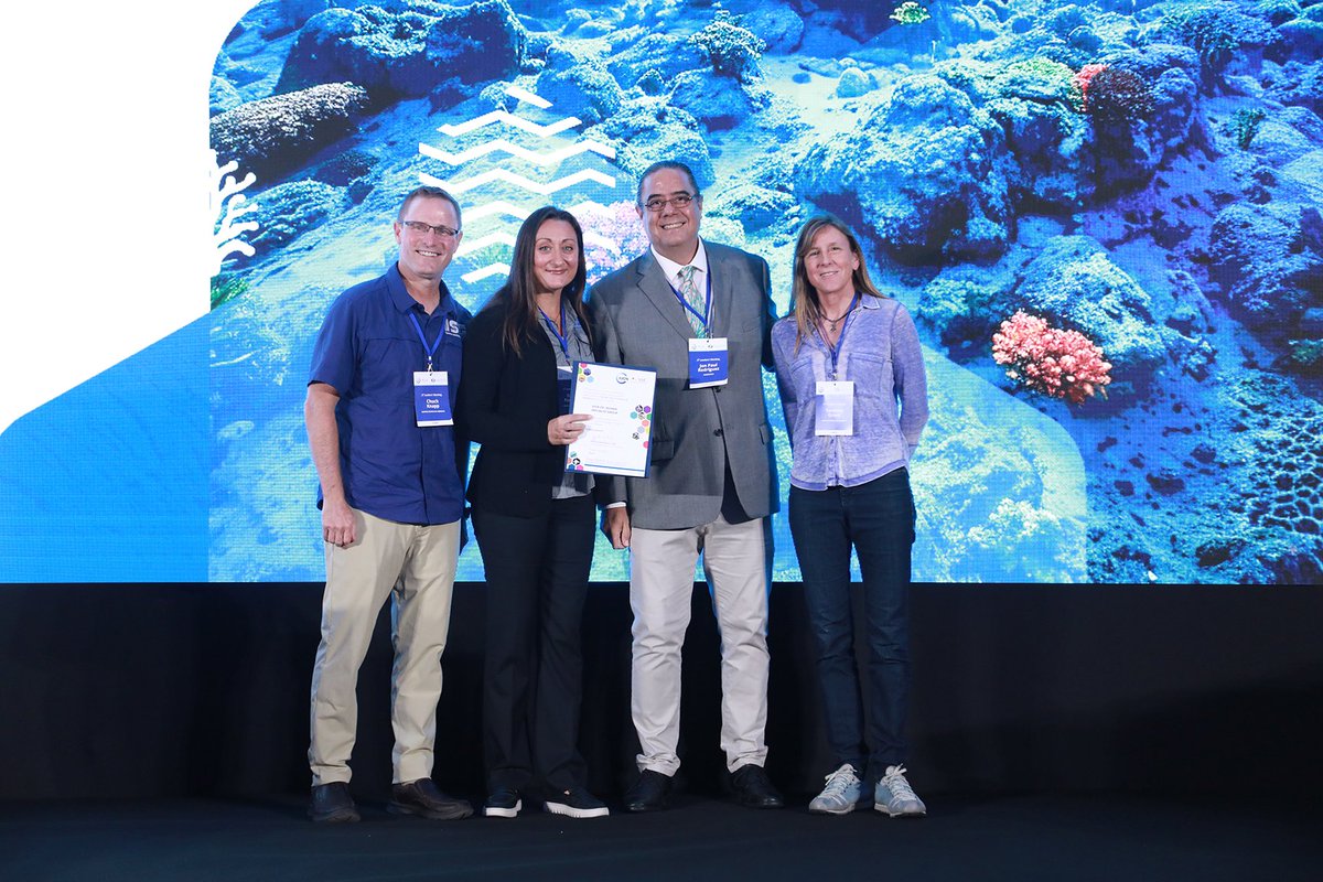 SheddResearch's tweet photo. We attended the SSC Leaders' Meeting to share updates about our Center for Species Survival: Freshwater, &amp; represent the Iguana Specialist Group as Co-chair. Great opportunity to collaborate! Very honored to receive an @IUCN_SSC Citation of Excellence for iguanas. #WeAreSCC https://t.co/5wXgVYVmmC