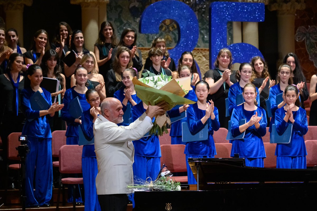 Cor Vivaldi (@cor_vivaldi) on Twitter photo Fotografies del nostre concert al <a href="/palaumusicacat/">Palau de la Música Catalana</a> el proppassat dimecres 9 d’octubre. Fotos de Toni Bofill. Cortesia del Palau. Fotografies del nostre concert al <a href="/palaumusicacat/">Palau de la Música Catalana</a> el proppassat dimecres 9 d’octubre. Fotos de Toni Bofill. Cortesia del Palau.