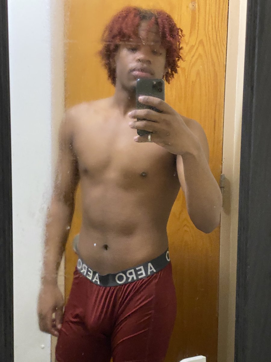 sychoticstonerr's tweet photo. Freshman 15 hitting me right ngl🙂‍↕️ https://t.co/YLz3DVG4ru
