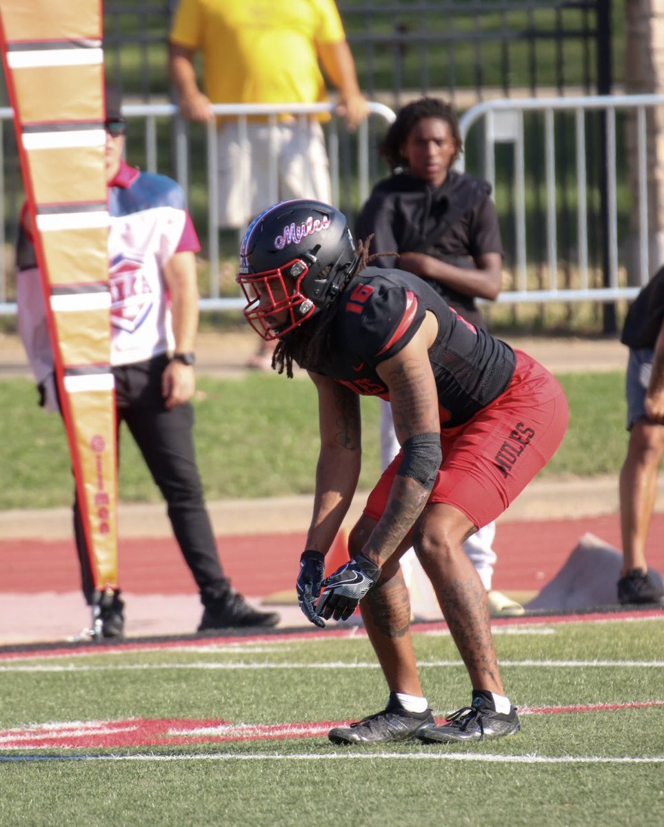 ✅ Play w/ Purpose ✅ Play w/ Confidence  ✅ Play w/ Violence 
• DBs just do it better ‼️