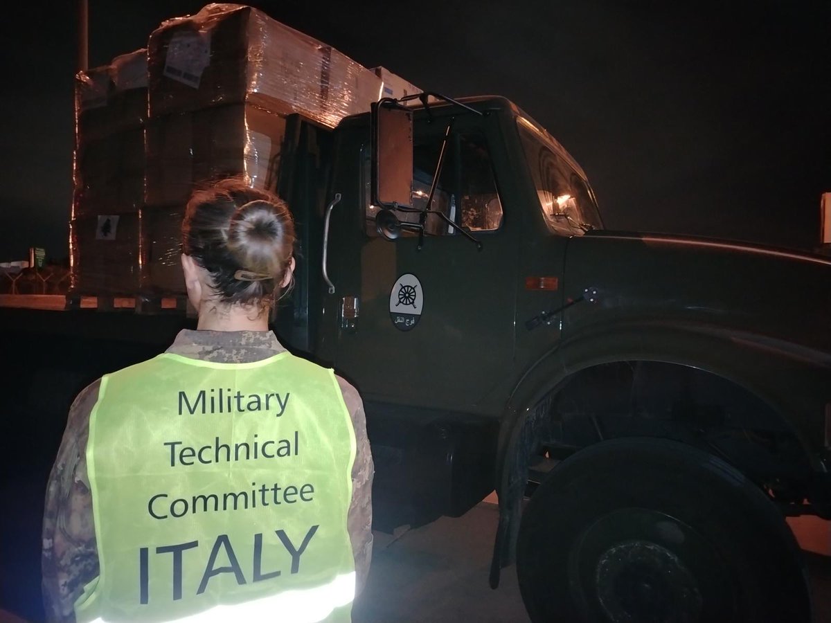 ItalyinLebanon's tweet photo. An Italian airforce plane landed this afternoon in Beirut Airport carrying humanitarian aid, collected by @MTC4L and @orderofmalta, to be delivered to Lebanese displaced people through @LebarmyOfficial.
Italy stands by Lebanon. https://t.co/ztOD7buetB