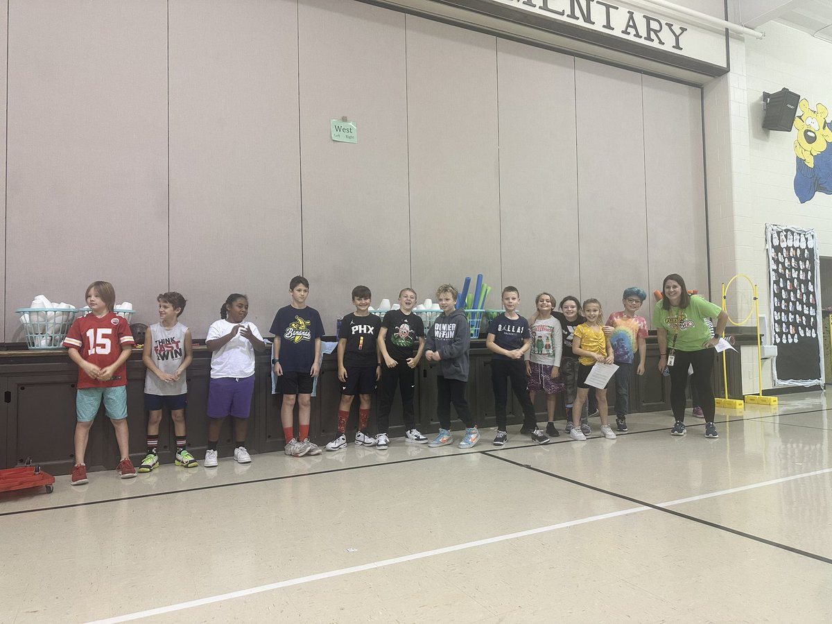 hitchcock_mps's tweet photo. This morning we had an incredible assembly by our Hitchcock Fuel Up to Play 60 Fitness Ambassadors to teach us all about staying active and healthy. Teachers competed against students in different fitness events and the students won! @Mrs_Goetz_PE https://t.co/Z5i3luCk7b