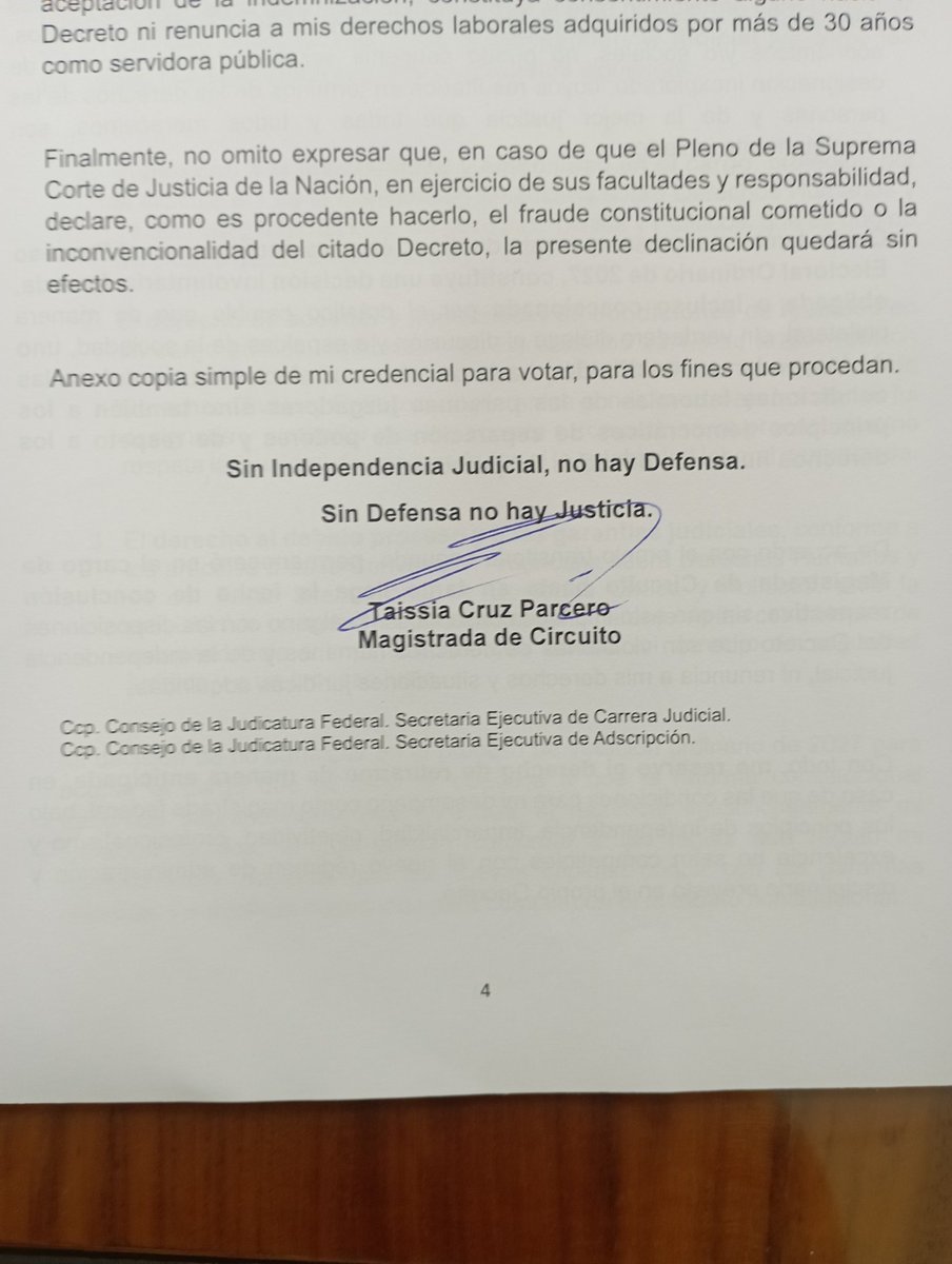 TaissiaCP's tweet photo. Hoy, finalmente, pude presentar escrito en el que DECLINO  participar en elección 2027. Creo en la independencia judicial y en la defensa de los DDHH.  #ServíconHonestidad #DeclinoconDignidad https://t.co/XDE9tPeKB8