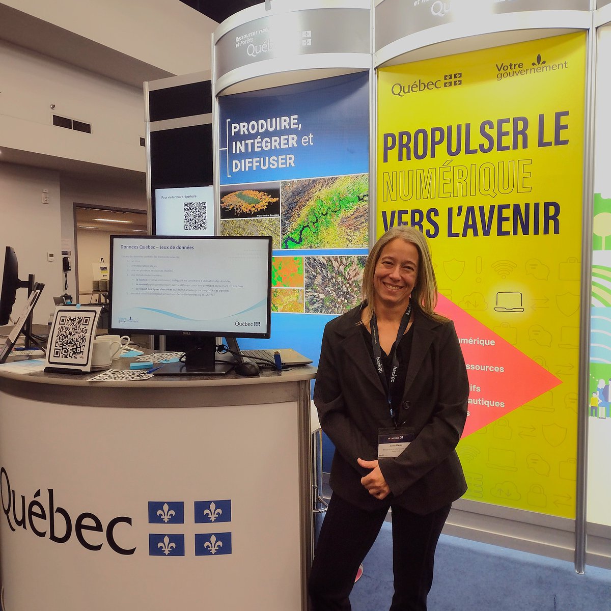 📣 Cette semaine, notre équipe du gouvernement ouvert était au #Rendez-vous #géomatique  2024! Ce rassemblement du domaine #géospatial a été l’occasion d'en apprendre plus sur le #gouvernementouvert et sur sa mission! 🎯