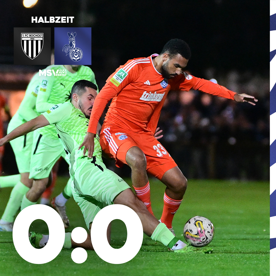 MSVDuisburg's tweet photo. 45'+1 Halbzeit am Hünting. ⏸️
Zweimal musste #MSV-Goalie Max #Braune den Ball unter sich begraben und auf der anderen Seite parierte Fox gegen Sussek stark.
0:0 | #FCBMSV https://t.co/AzHLnRlftl