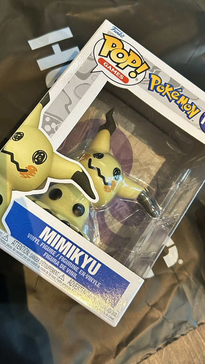 0megaUNITE's tweet photo. acquired the goods! thank you @HotTopic! 🤘🏻🖤
#Mimikyu #HotTopic #HTFanatic https://t.co/fBS8fJh0xK