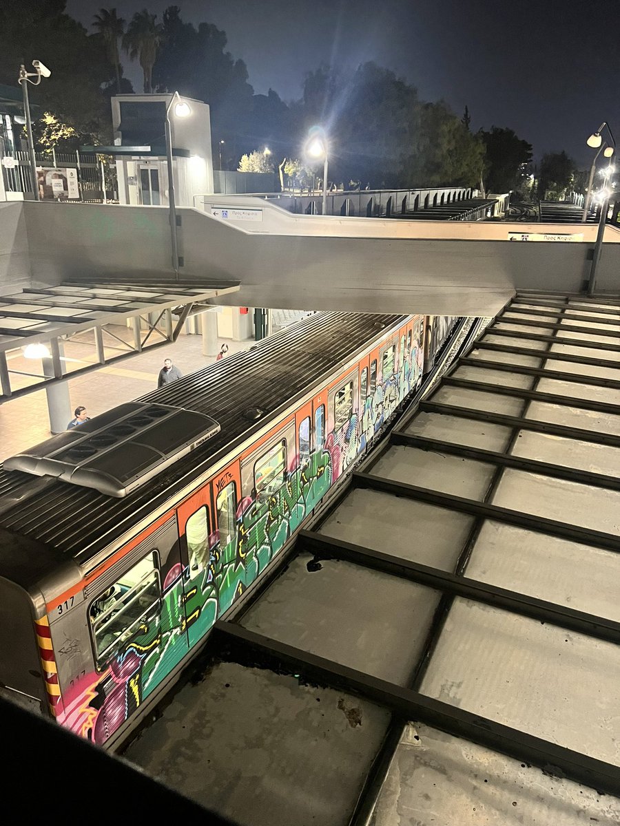 es sehen zumindest auf der einen Linie, die überirdisch fährt, fast alle Züge so aus