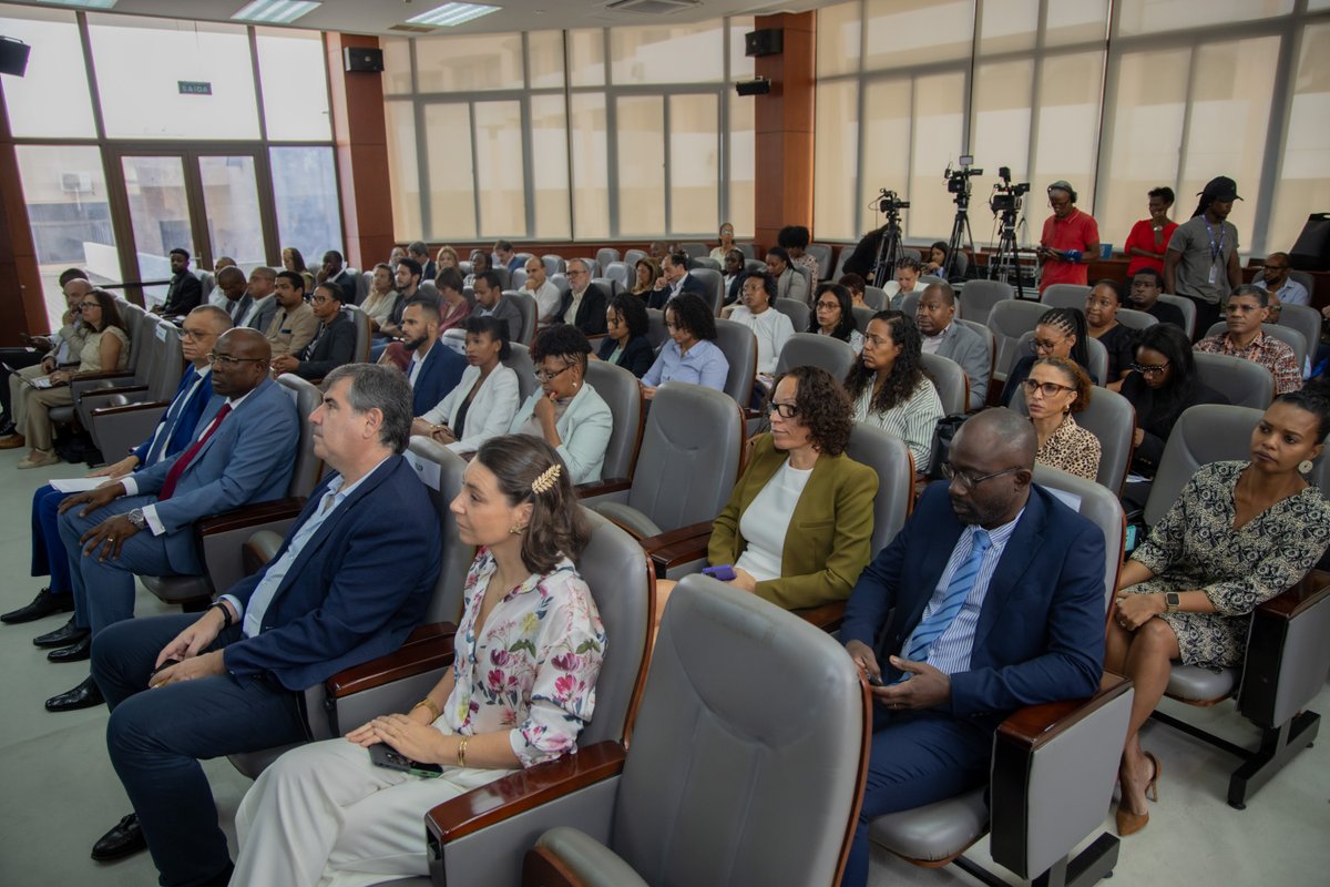 aler_energia's tweet photo. 🌱⚡2nd CPLP Energy and Climate Seminar in Cape Verde!

The #OpeningSession highlighted the importance of the spirit of #cooperation between the #CPLP countries for a more #sustainable energy future.

#MICE #DGRNE @ALER_renovaveis #RELOP #energy #climate #seminar #ClimateFunds https://t.co/s5XelXphSa