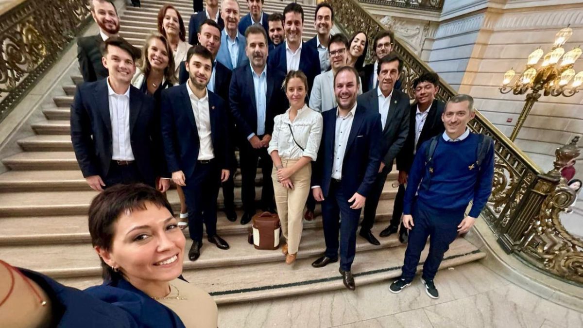 Con el tema de la traición y las reuniones en el peronismo lo único que me parece es que hay que tratar de no escupir para arriba. Ni siquiera va con saña a esta altura, que conduzca el peronismo el que se la banque, pero para criticar por la junta hay que ser muy impoluto.