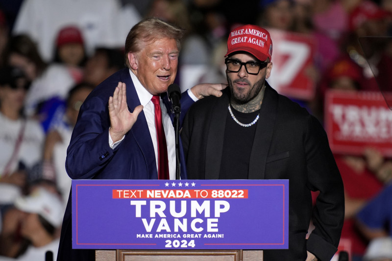 ListinDiario's tweet image. Nicky jam retira apoyo a Donald Trump tras chiste sobre Puerto Rico

🔗listindiario.com/entretenimient…

#ListínDiario