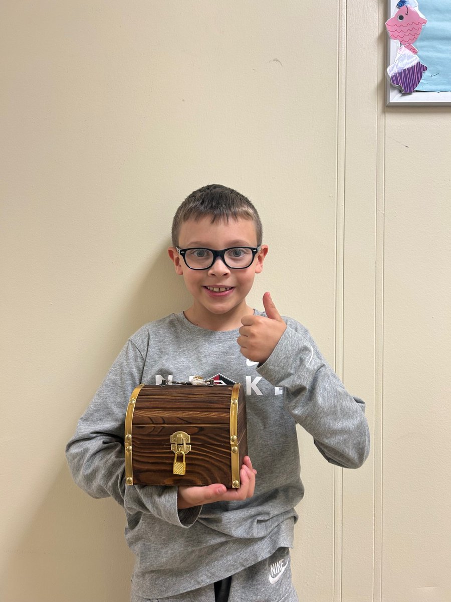 WhiteOakSchool's tweet photo. Wow - our Book Blast is off to a great start! Congratulations to Derek for winning our first Treasure Chest drawing prize! Our quest to level up our readers has never been so much fun! We’re blasting through our adventure to earn as many books as possible for our students. https://t.co/2sIIALZRbs