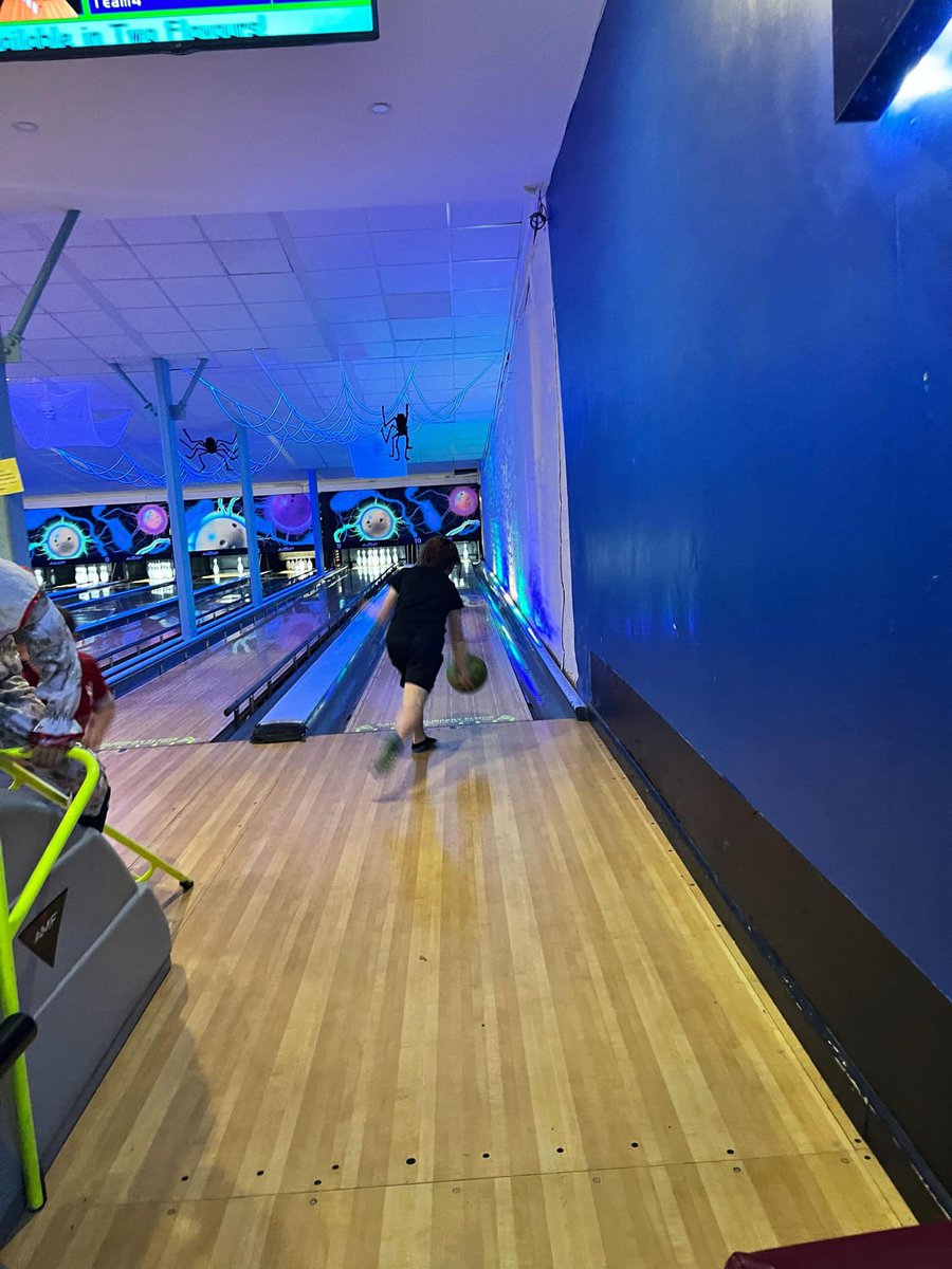 Did someone say spooky season?👻 Our younger members loved our Halloween themed junior bowling session. 🎳🎃 It is always nice to see everyone having so much fun! #calderdale #halifax #inclusion #bowling #acceptance #halloween