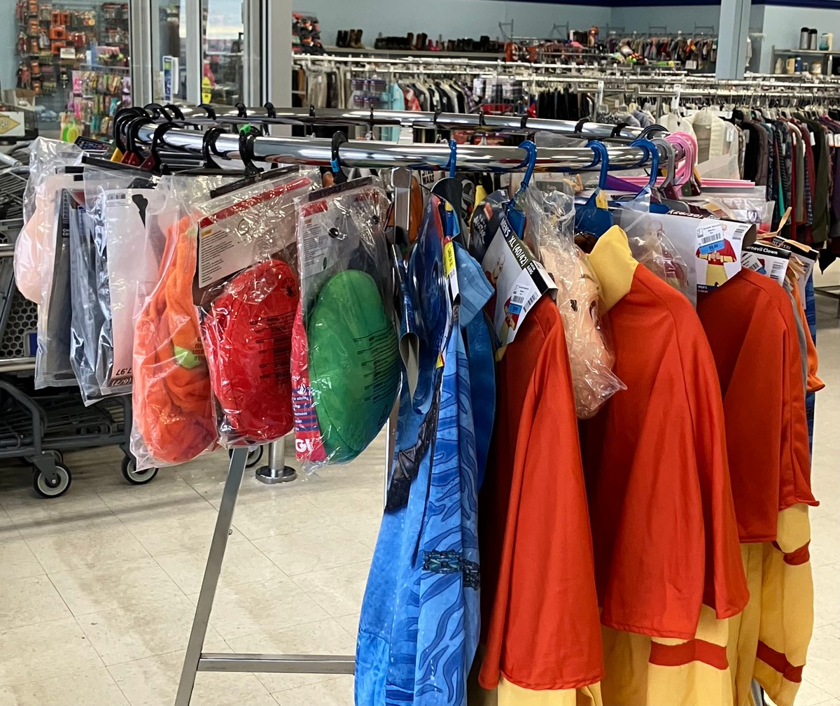 GoodwillGreatNE's tweet photo. Exciting news! We have just put out a rack of brand new kids' Halloween costumes at our McCook Retail Store, located at 206 Westview Plaza, McCook, NE 69001. Don't miss out! We're open until 9 PM tonight, so hurry in and find the perfect costume for your little ones. https://t.co/Frq3b9AxHC
