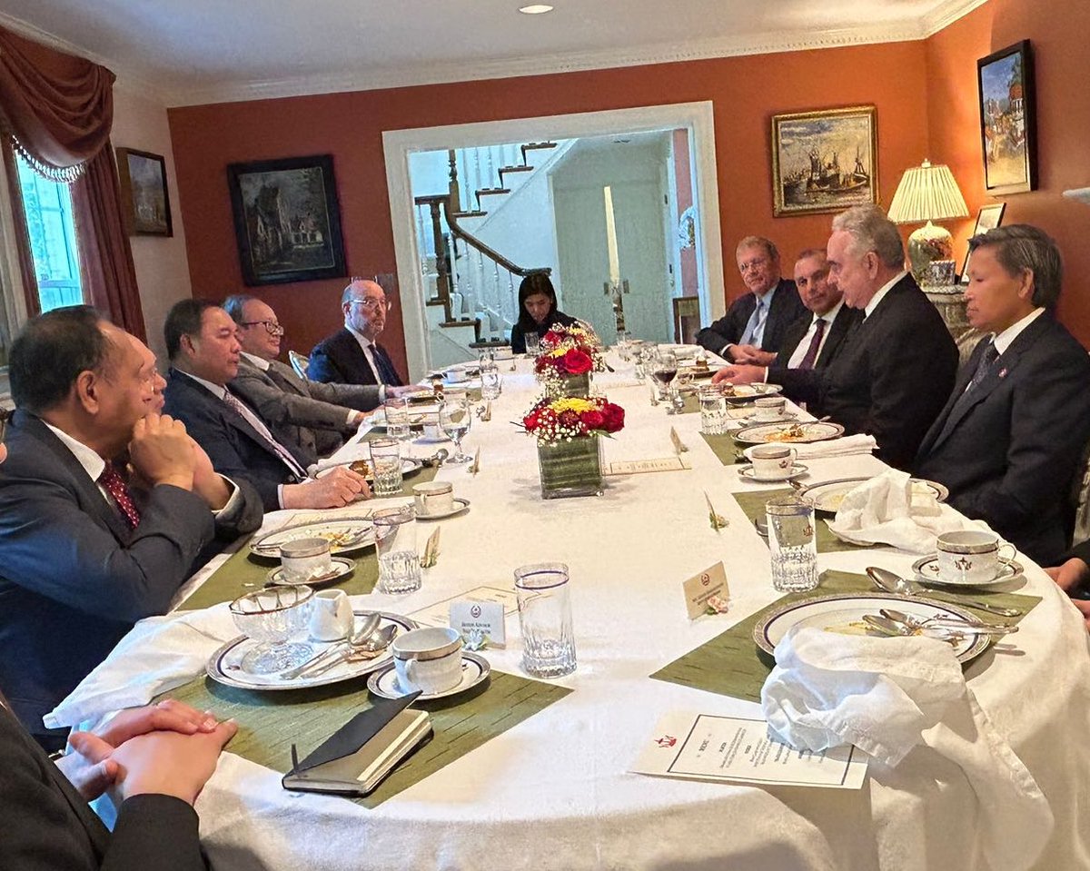 WPatrickMurphy's tweet photo. Wonderful to welcome former Ambassador of Singapore Ashok Mirpuri back to DC and to join @DeputySecState Kurt Campbell in engaging friends from the ASEAN Committee in Washington. https://t.co/ngkpzapygC