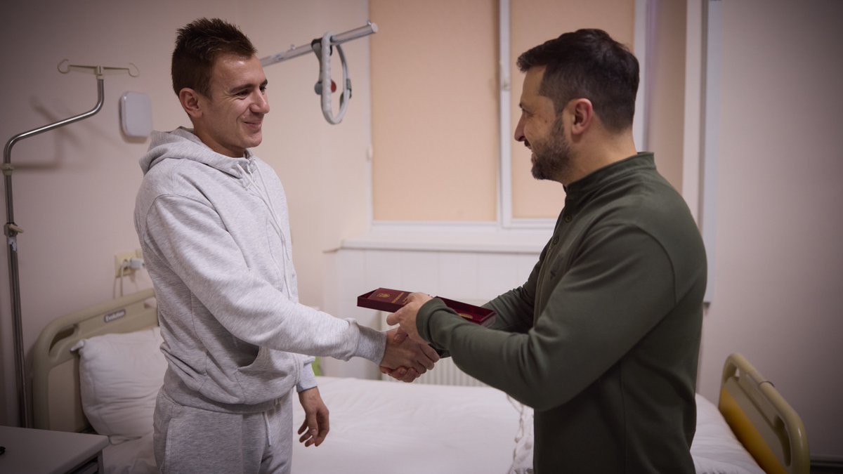 Сьогодні на Закарпатті продовжується робота з низкою важливих зустрічей. Провели обговорення з керівниками громад з усієї області та представниками місцевого бізнесу, зокрема з тими, хто релокувався з інших регіонів України.

Серед ключових тем – підтримка бізнесу, кредитні
