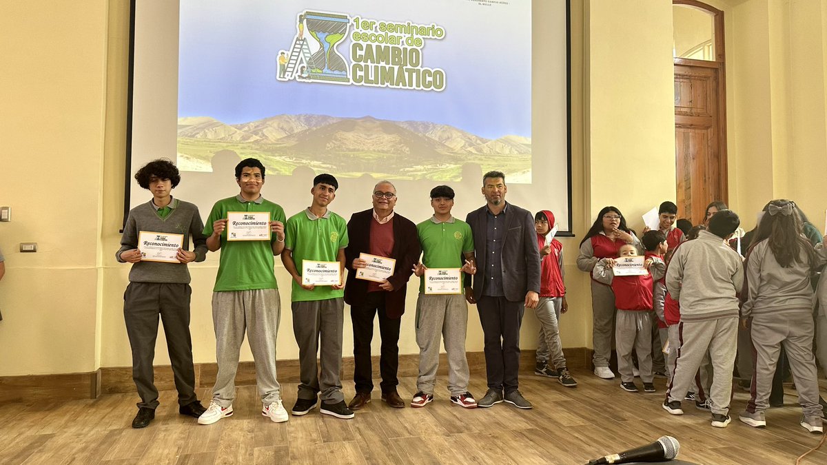 ✨✅ Nuestro Director Ejecutivo #SLEPElqui Pedro Esparza Olivares fue parte del Primer Seminario Escolar y Talleres de Cambio Climático, organizado por el Centro de Padres y Apoderados de la Escuela Dagoberto Campos Núñez de la comuna de #Vicuña 🧵1/1 👇🏼