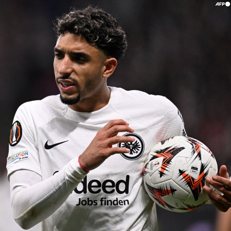 Mohamed Salah no es el único atacante egipcio que la está rompiendo en la élite en estos momentos. Omar Marmoush se encuentra firmando un TEMPORADÓN con el Eintracht Frankfurt. Siendo octubre, ya lleva ¡¡11 GOLES Y 7 ASISTENCIAS!! en 13 partidos disputados con su club. Estás