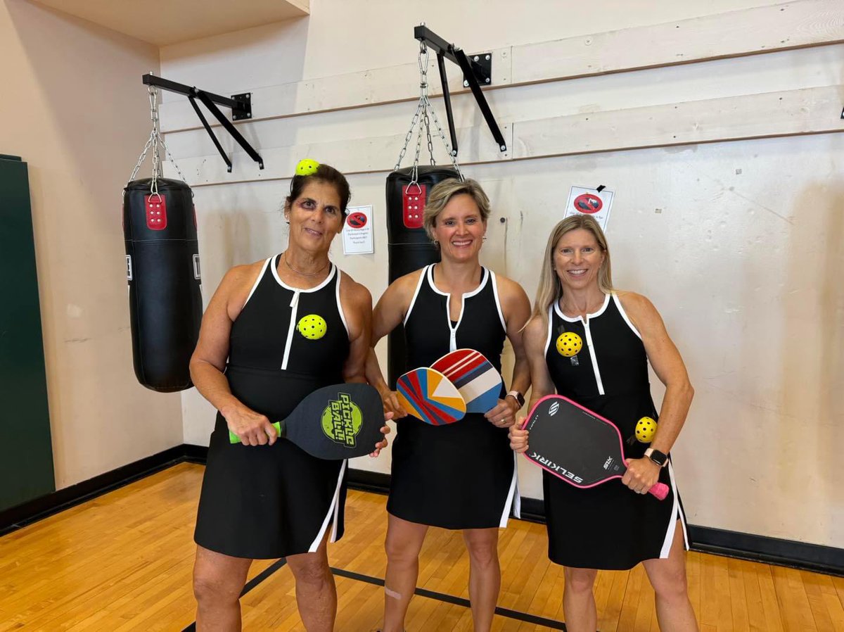 UHAvonFitness's tweet image. Our Rock Steady Boxing Coaches had a great team costume today - pickleball enthusiasts/pros. #rocksteadyboxing #fightpd  #fightpdtogether