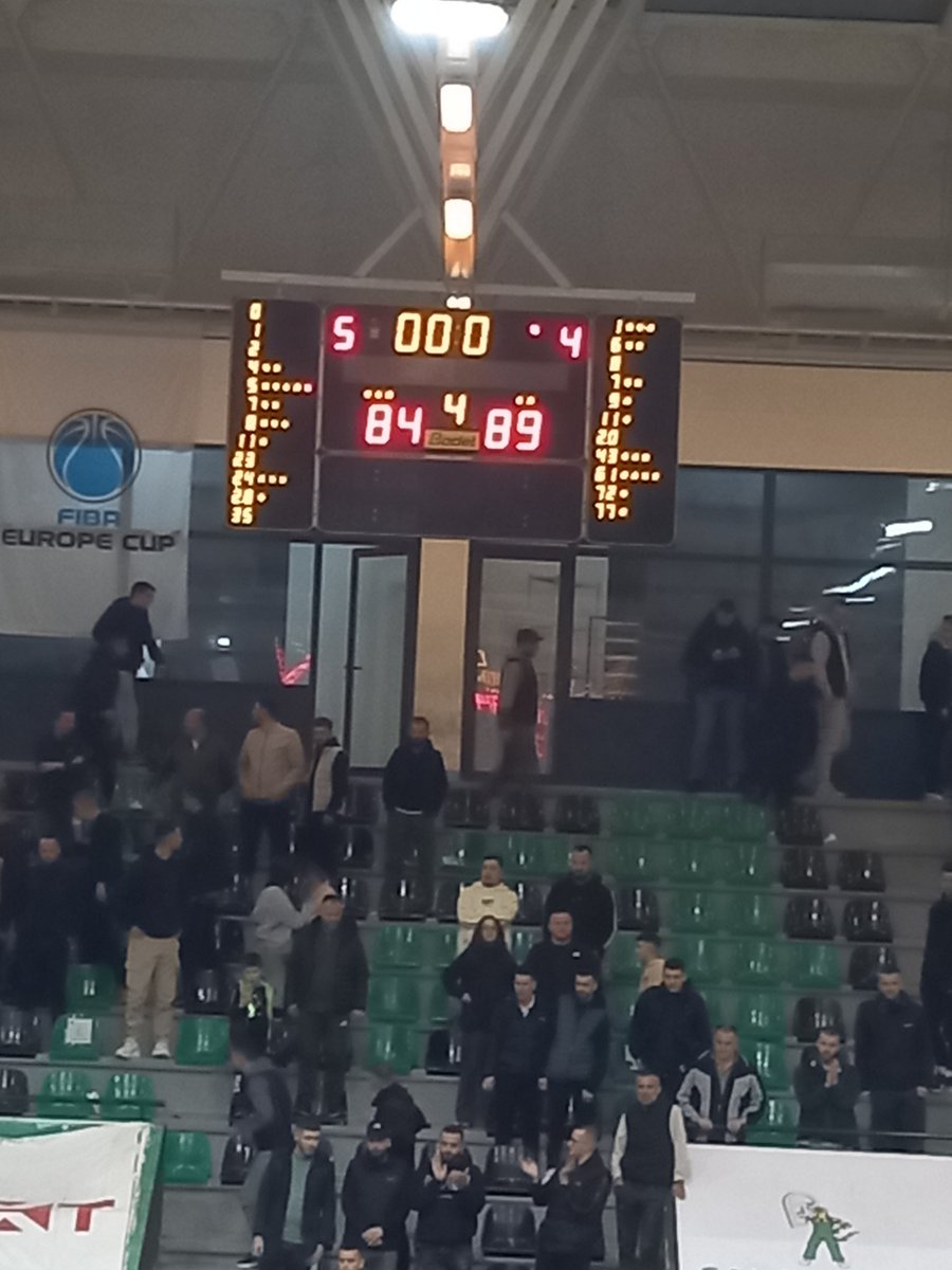 Olivier_Guerot's tweet photo. Very entertaining  🏀 match 🇨🇵 #Dijon vs 🇽🇰#Trepca. Dijon won this one but great match by Trepca too. https://t.co/PhlpqMJkwj