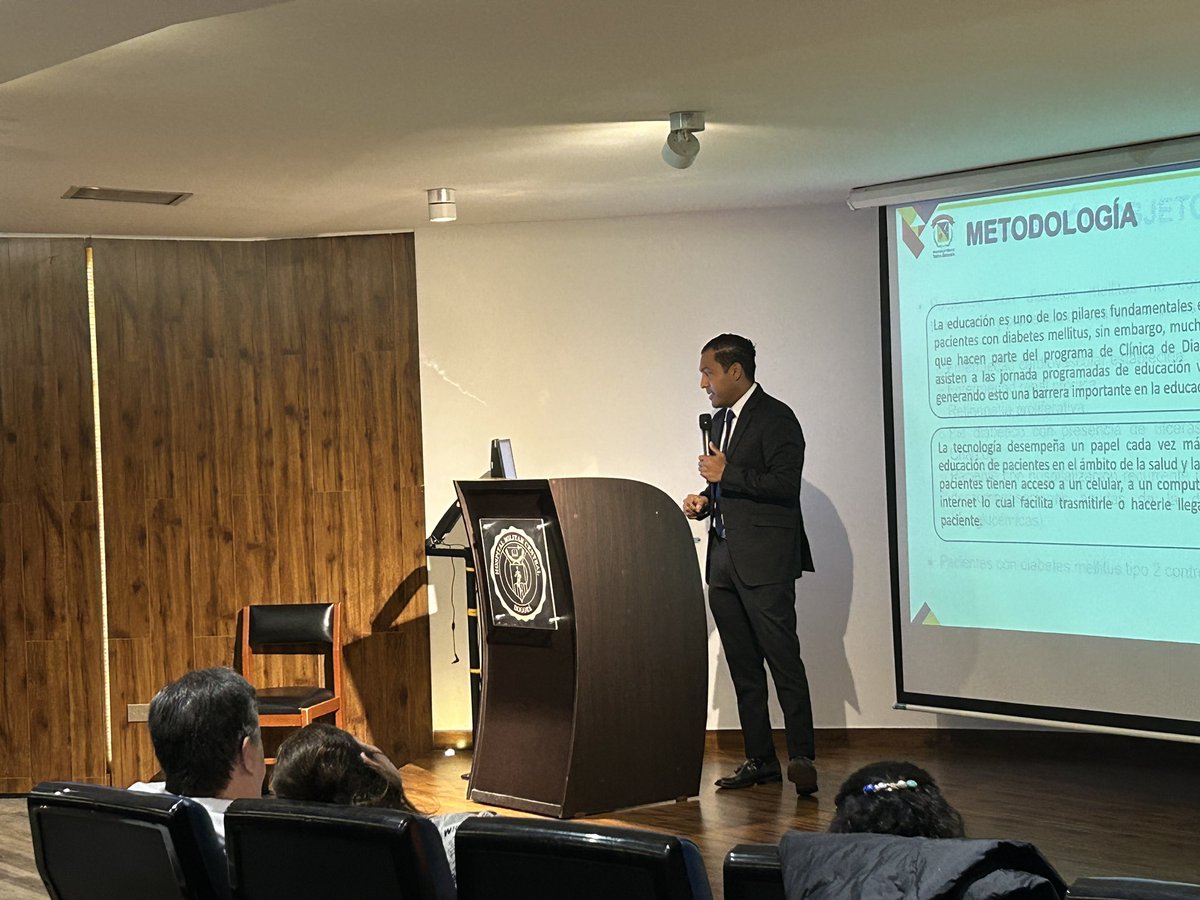 HOMILCOL's tweet photo. #Entérate 📚Hoy de desarrolló la Sustentación de trabajos de  Grados de los Residentes de las diferentes especialidades de la @lamilitar que hacen su Residencia en el @HOMILCOL. Un espacio de conocimiento a través de la gestión de la investigación, la innovación y la educación. https://t.co/uRZN5VgAWG