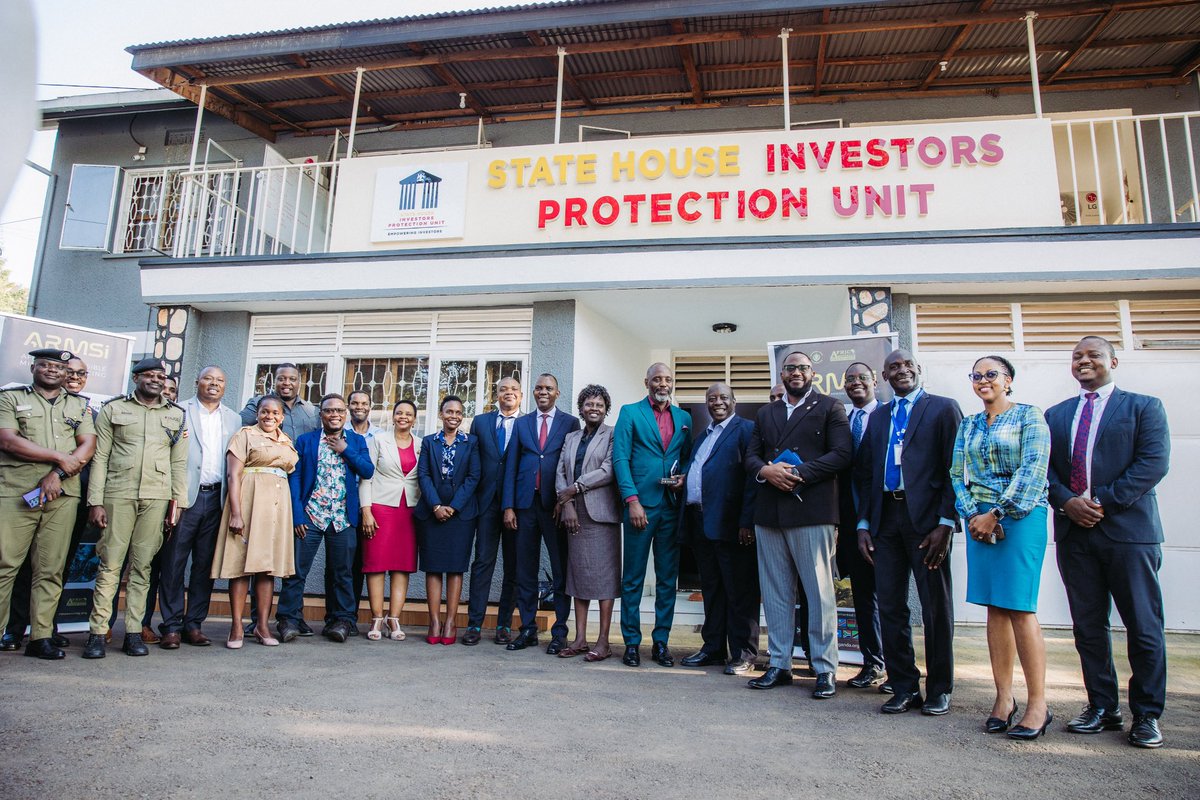 armsi2050's tweet photo. 📸 Consultative meeting on responsible mineral sourcing standards.
Discussions highlighted challenges, opportunities, and a roadmap for implementing the Africa Responsible Mineral Sourcing Initiative, alongside other measures to drive growth in Uganda’s mining sector.
#ARMSI https://t.co/I2ZQ7ot5HV