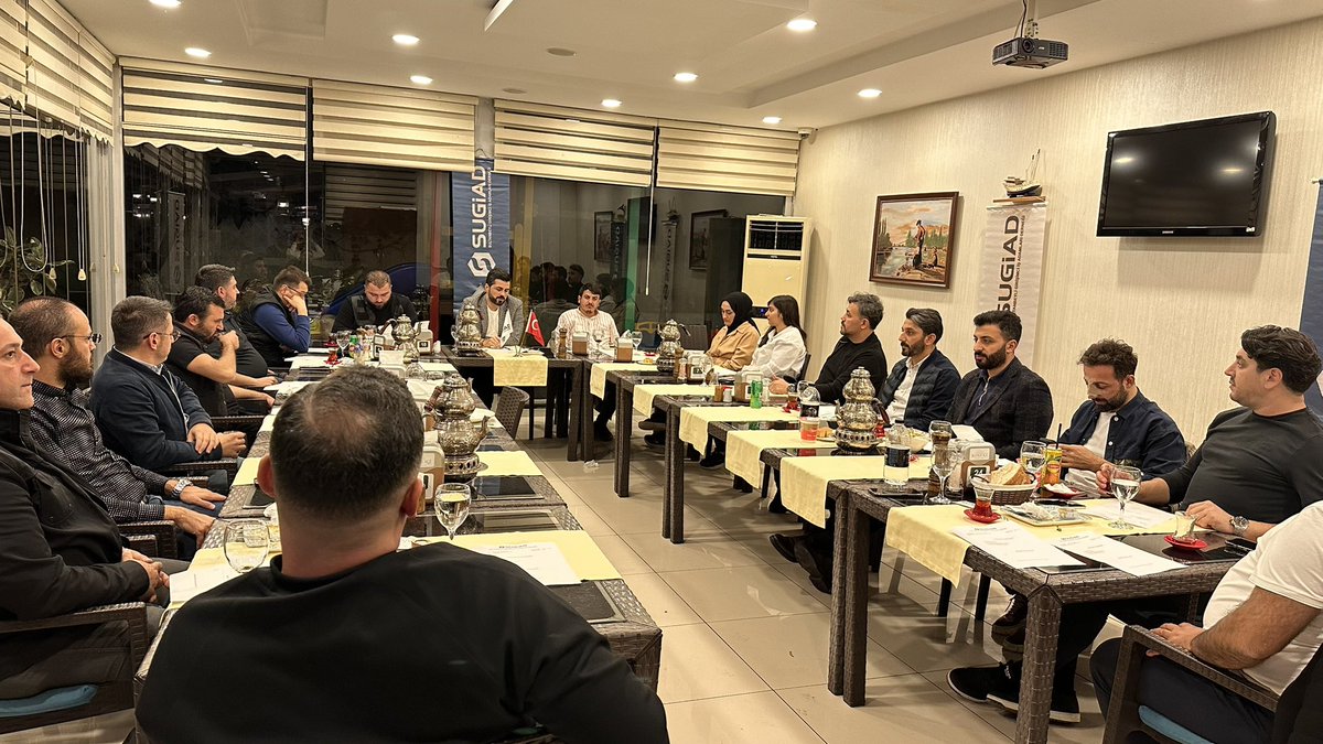 Başkanımız Sn.Mustafa Sütcü başkanlığında SUGİAD Yönetim Kurulu toplantımızı gerçekleştirdik.
Öncelikli olarak ziyaret değerlendirmeleri ve yapılması planlanan sosyal faaliyetler üzerinde fikir alışverişinde bulunduk.
